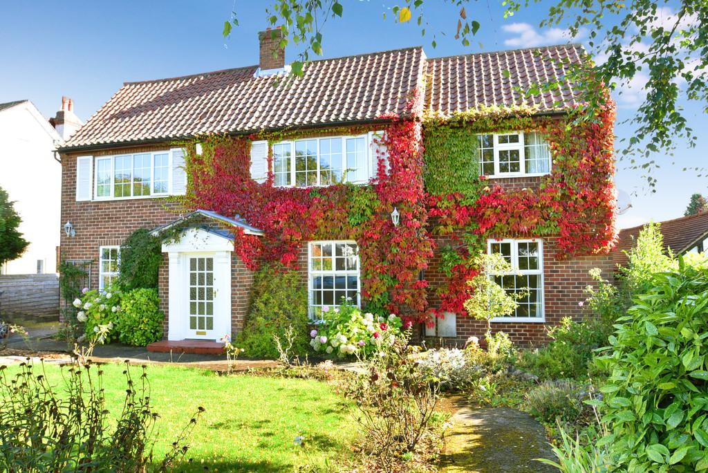 Beechwood Grove, Harrogate, HG2 8QP 5 bed detached house £1,795 pcm