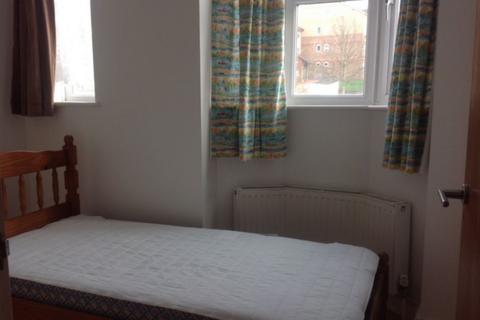 2 bedroom flat to rent, Southview Avenue, Dollis Hill, NW10