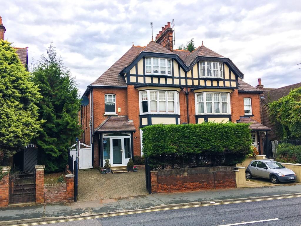 Maldon Road, Colchester 5 bed townhouse £650,000
