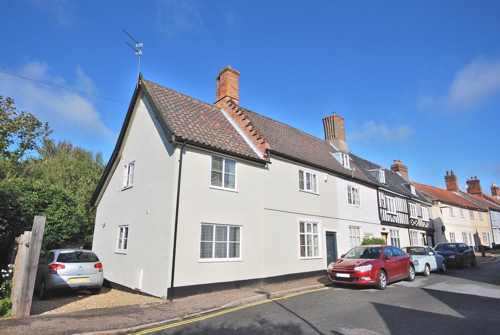 Damgate Street, Wymondham 3 bed semidetached house £415,000