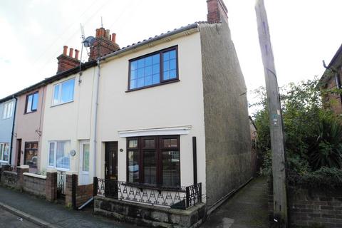 2 bedroom end of terrace house to rent, High Street, Kessingland