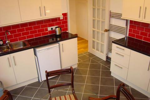 3 bedroom semi-detached house to rent, Brighton BN1