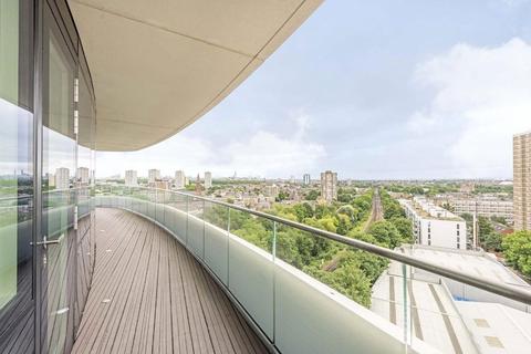 2 bedroom flat to rent, Lombard Wharf, 12 Lombard Road, London