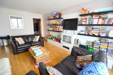 3 bedroom apartment to rent - Ceram Court,  London, E3 3GW