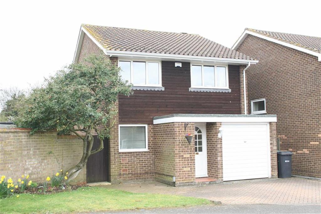 Eastcote Drive, Harpenden, Hertfordshire 4 bed detached house £1,700