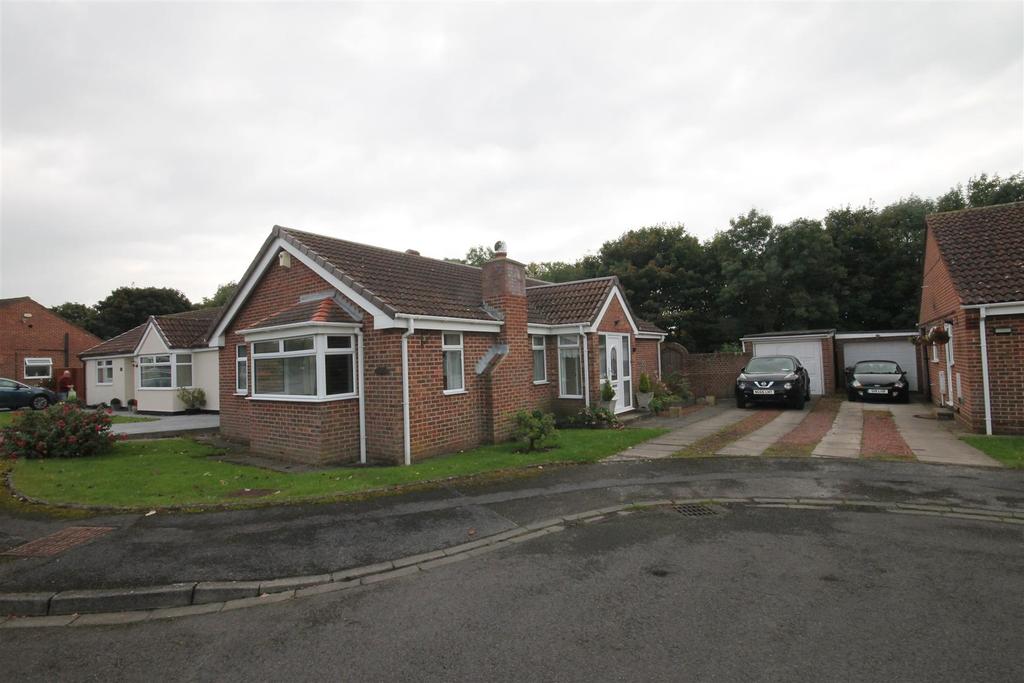 Cedarwood Glade, Stainton, Middlesbrough 3 bed house £235,000