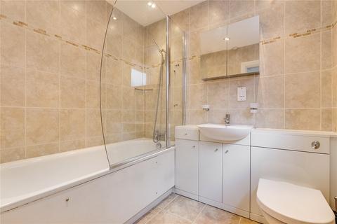 3 bedroom flat to rent, Queens Gate, South Kensington, London