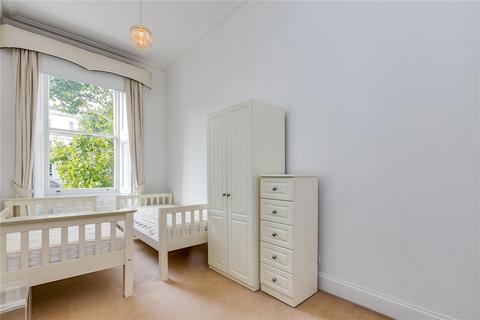 3 bedroom flat to rent, Queens Gate, South Kensington, London