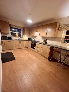4 bedroom detached house to rent, Middlegate Court, Cowbridge, Vale of Glamorgan CF71 7EF