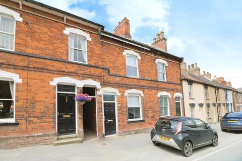2 bedroom terraced house to rent, Market Place, South Cave