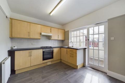 3 bedroom terraced house to rent, Seaton Road, Hessle