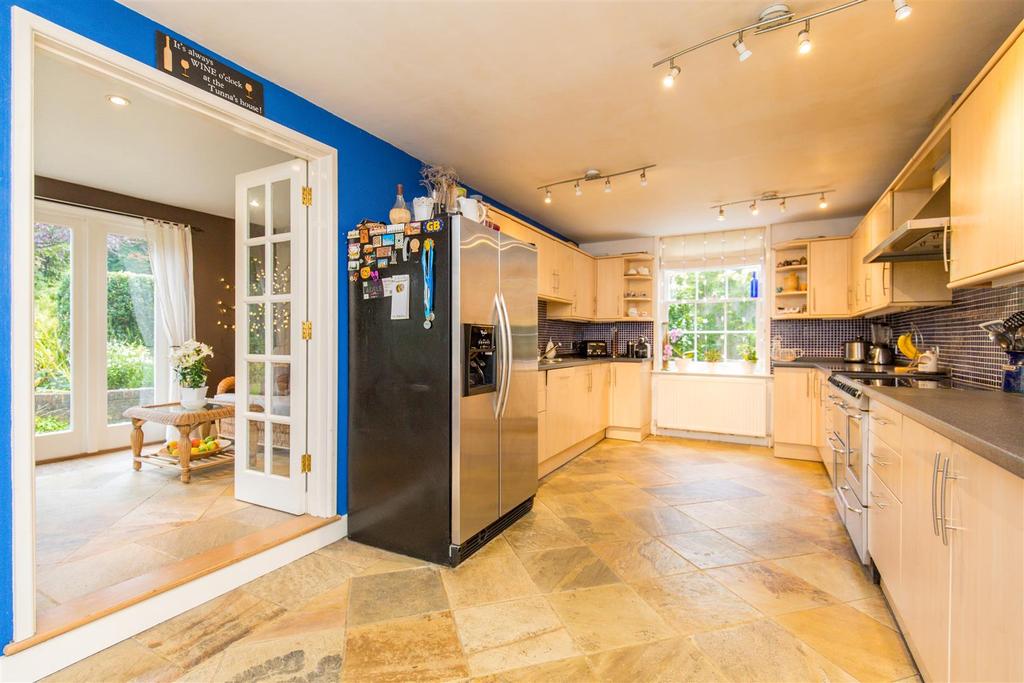 Framfield Road, Buxted, Uckfield 5 bed detached house £778,995