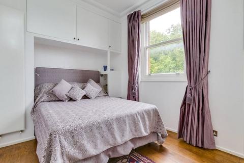 2 bedroom flat to rent, Riverpark Court, 22-23 Embankment Gardens, London