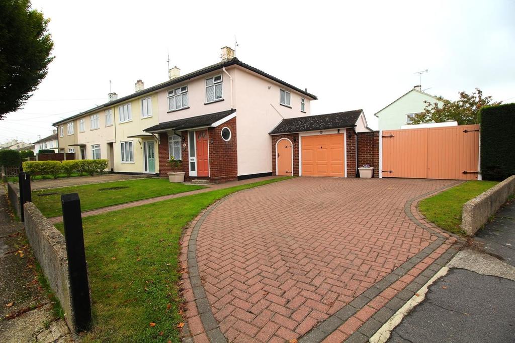 Stansted Close, Chelmsford, Essex, CM1 3 bed end of terrace house £