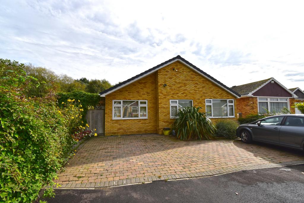 Buttondene Crescent, Broxbourne EN10 1 bed flat £900 pcm (£208 pw)