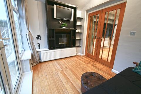 1 bedroom flat to rent, Buttondene Crescent, Broxbourne EN10