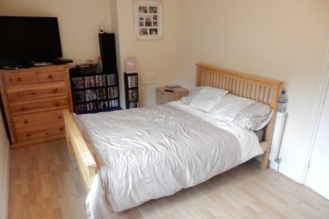7 bedroom end of terrace house for sale, St Georges Road, Dagenham RM9