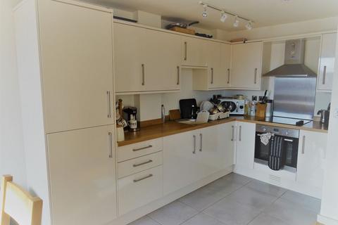 2 bedroom apartment to rent, Victoria Road, Oswestry