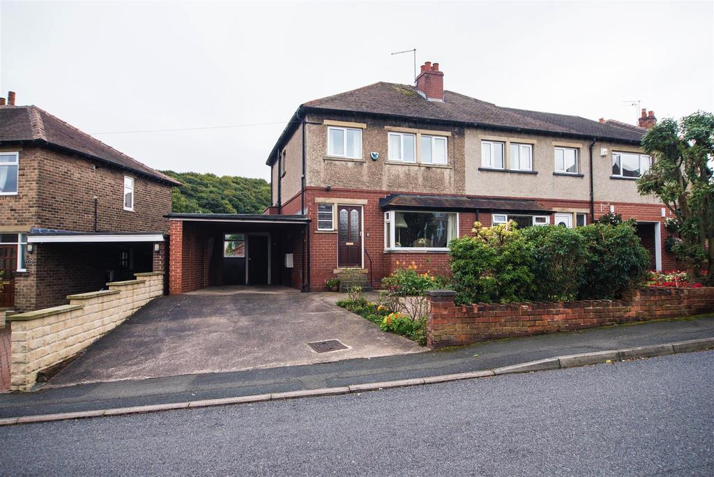 Benomley Drive, Almondbury, Huddersfield, HD5 8LX 3 bed semidetached