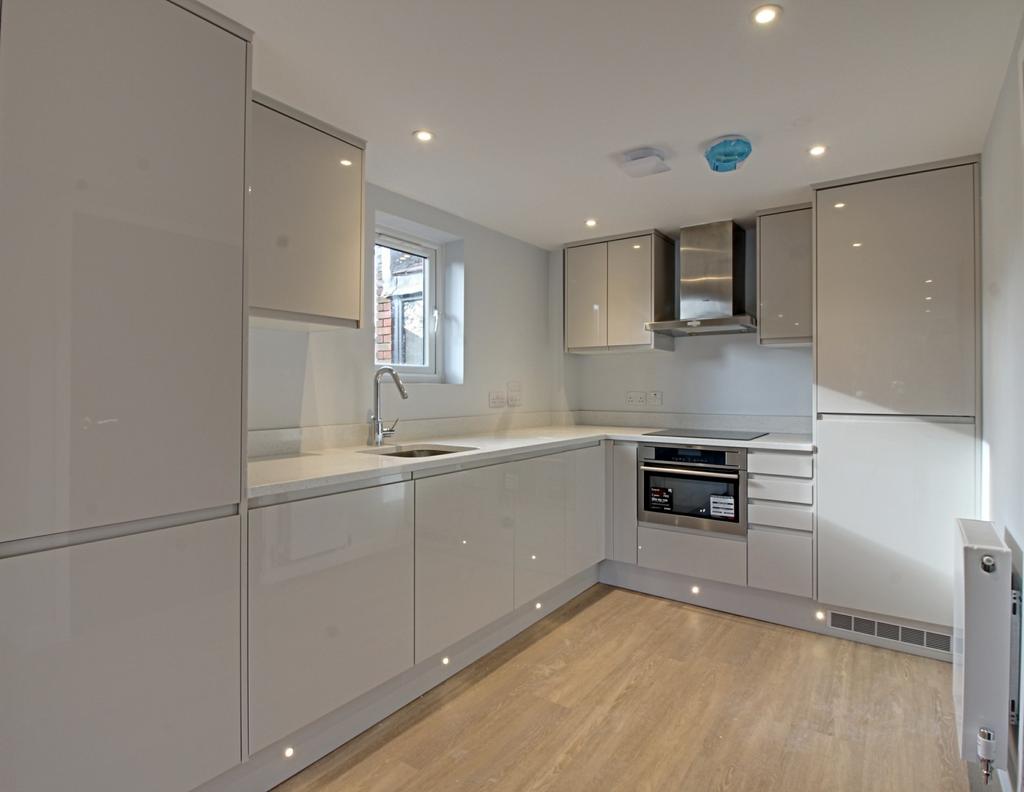 Kitchen (Main)