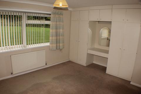 2 bedroom flat to rent, Corbett Avenue Droitwich WR9 7DH