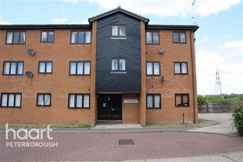 2 bedroom flat to rent, Hadrians Court