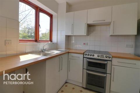 2 bedroom flat to rent, Hadrians Court