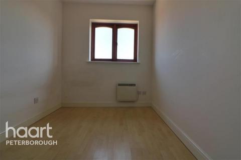 2 bedroom flat to rent, Hadrians Court