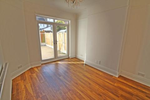2 bedroom apartment to rent - Chalkwell Park Drive, Leigh-On-Sea