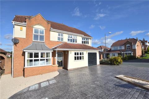 wakefield property houses house onthemarket yorkshire lofthouse millcroft detached bedroom close west