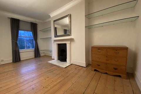 2 bedroom flat to rent, Grosvenor Road, Wanstead E11