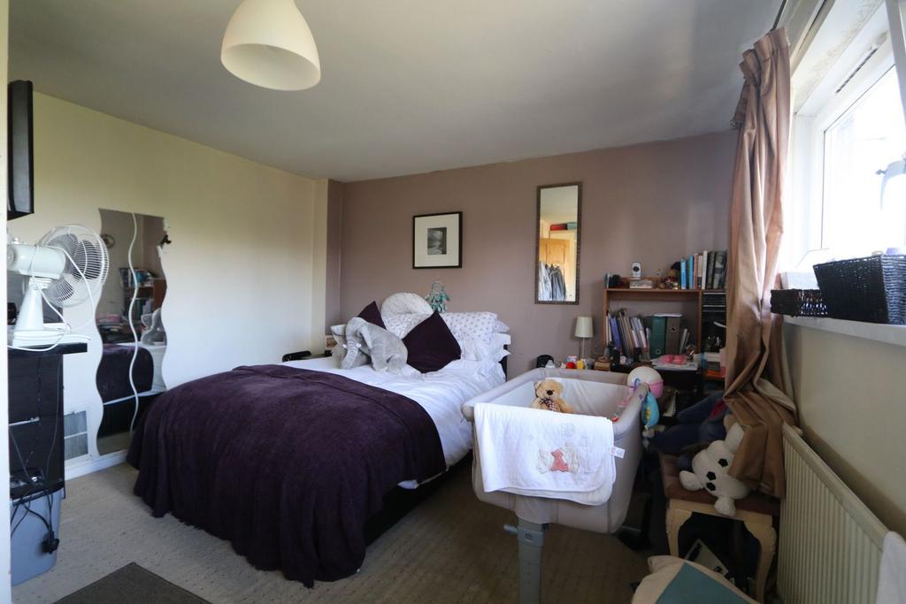Lisselton House, Belle Vue Estate, London, NW4 2 bed flat £1,668 pcm (£385 pw)