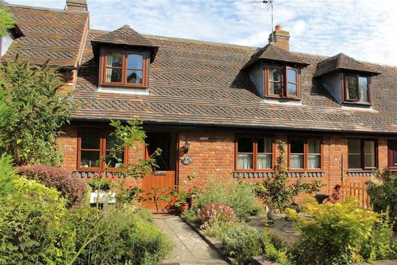 Cedar Tree Farm Fosse Way Nr Leamington Spa Cv31 2 Bed Cottage