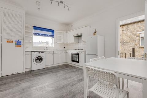 3 bedroom flat to rent, Greswell Street, London