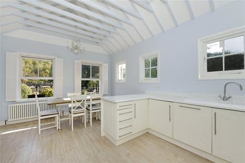 2 bedroom detached house to rent, Mill Lane, Henley-on-Thames, Oxfordshire, RG9