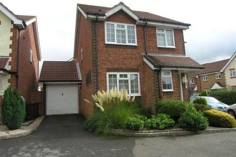 3 bedroom detached house to rent, Ashley Gardens, Hailsham, East Sussex, BN27 1NQ