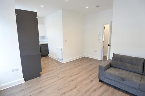 2 bedroom flat to rent, Oaklands Road, Cricklewood NW2