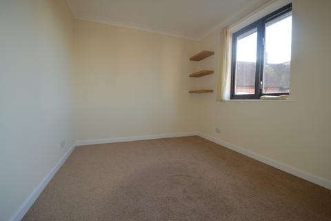 1 bedroom flat to rent, St Peter's Road, Petersfield, GU32