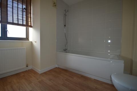 1 bedroom flat to rent, St Peter's Road, Petersfield, GU32