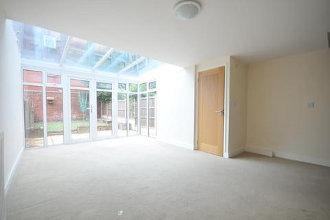 3 bedroom townhouse to rent, STOURBRIDGE - Holly Grove