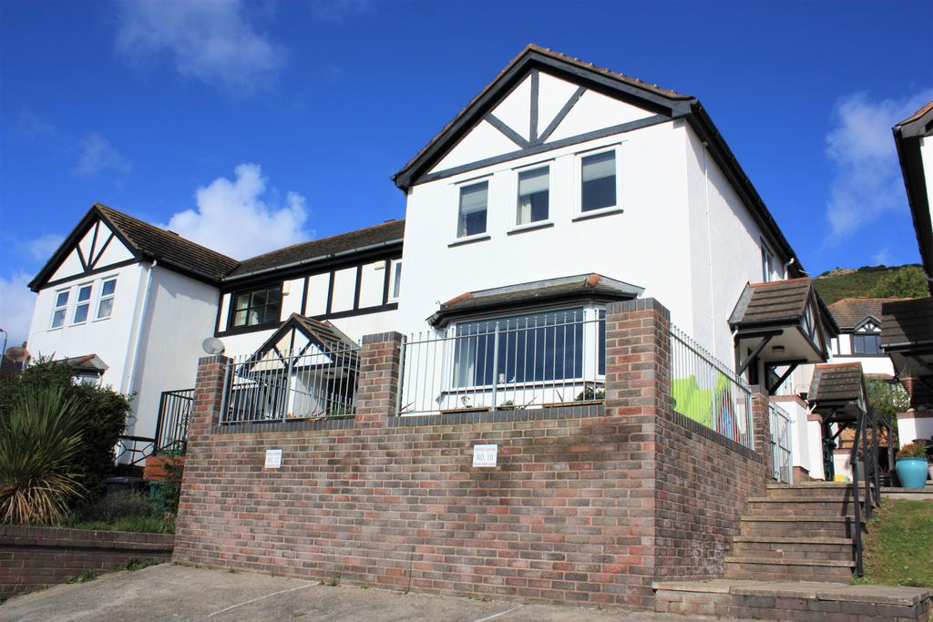 Lon Vardre, Deganwy LL31 2 bed townhouse £195,000