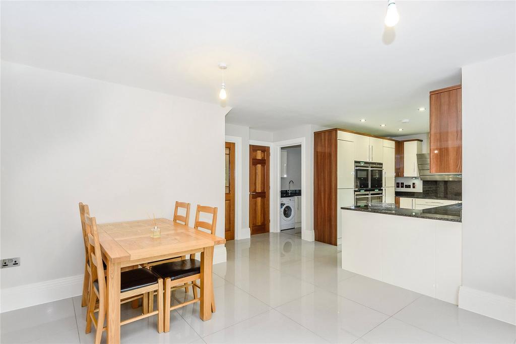 Kitchen / Reception