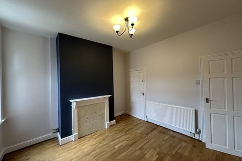 2 bedroom terraced house to rent, Shaw Road South, Shaw Heath