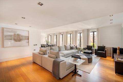 3 bedroom flat for sale, Davies Street, Mayfair, London, W1K