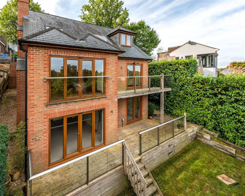 Tower Hill, Dorking, Surrey, RH4 4 bed detached house for sale £1,040,000