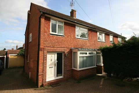 3 bedroom semi-detached house to rent, Green Lane, Redhill