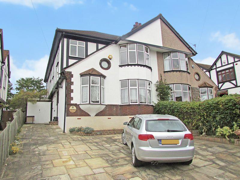 Cedar Grove, Bexley 4 bed semidetached house £1,850 pcm (£427 pw)