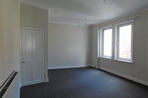 4 bedroom maisonette to rent, Eastbourne Avenue, Gateshead