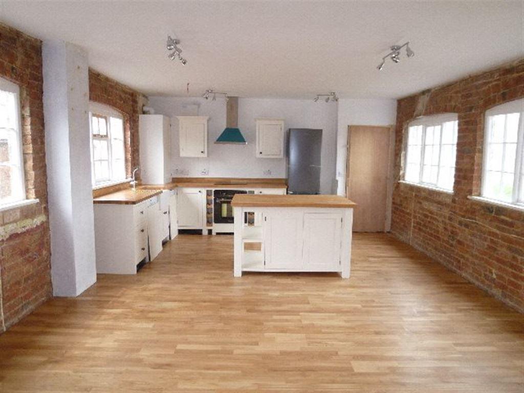 Havelock Street, Kettering, Northants 2 bed apartment £675 pcm (£156 pw)