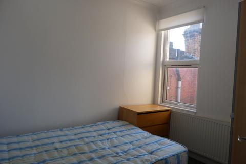 2 bedroom flat to rent, Windsor Road, Willesden, NW2